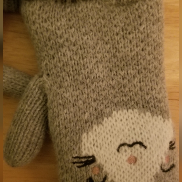 Kids' Hat & Mitten Set for 3 - 6yrs old - Picture 3 of 4
